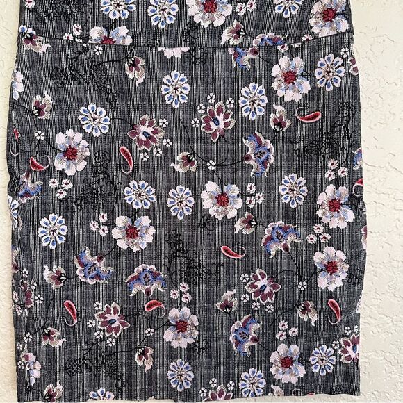MARGARET M Christiana Pencil Knee Length Skirt Grey Floral Size Medium‎ - Picture 12 of 13